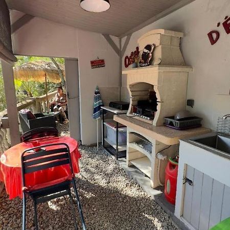 Chambre Independante Climatisee, Cuisine D'Ete, Piscine サルテーヌ エクステリア 写真