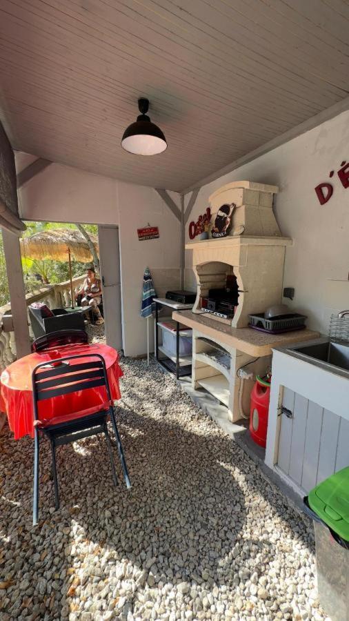 Chambre Independante Climatisee, Cuisine D'Ete, Piscine サルテーヌ エクステリア 写真